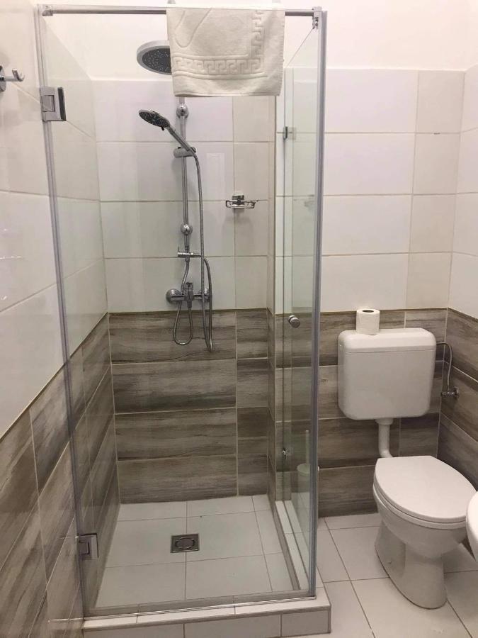 לינה וארוחת בוקר בלטונללה Y Panzio מראה חיצוני תמונה